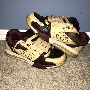 DC SHOES SIZE 5 LIMITED EDITION